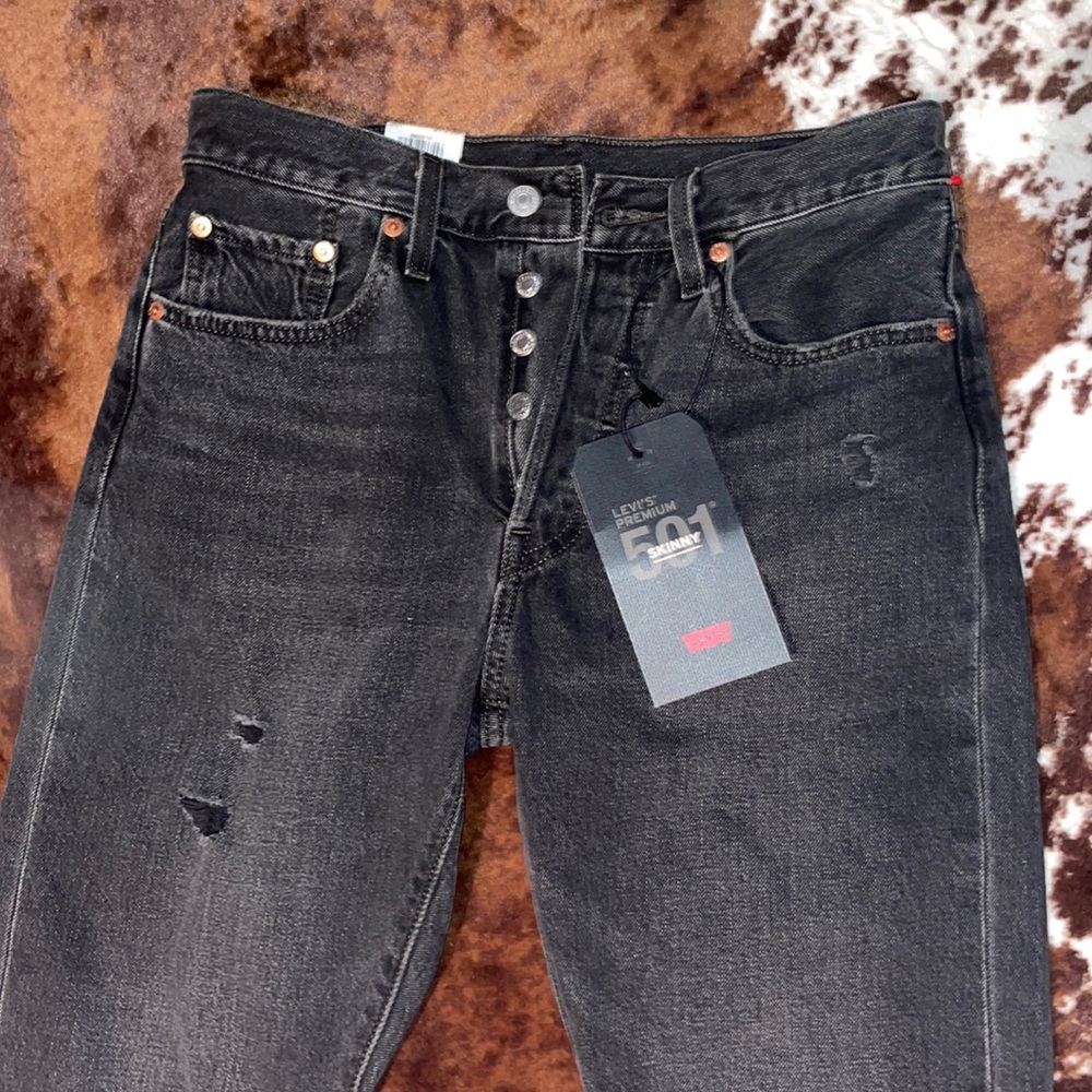 NWT Levi’s 501 Skinny Black 27x28 size 3/4